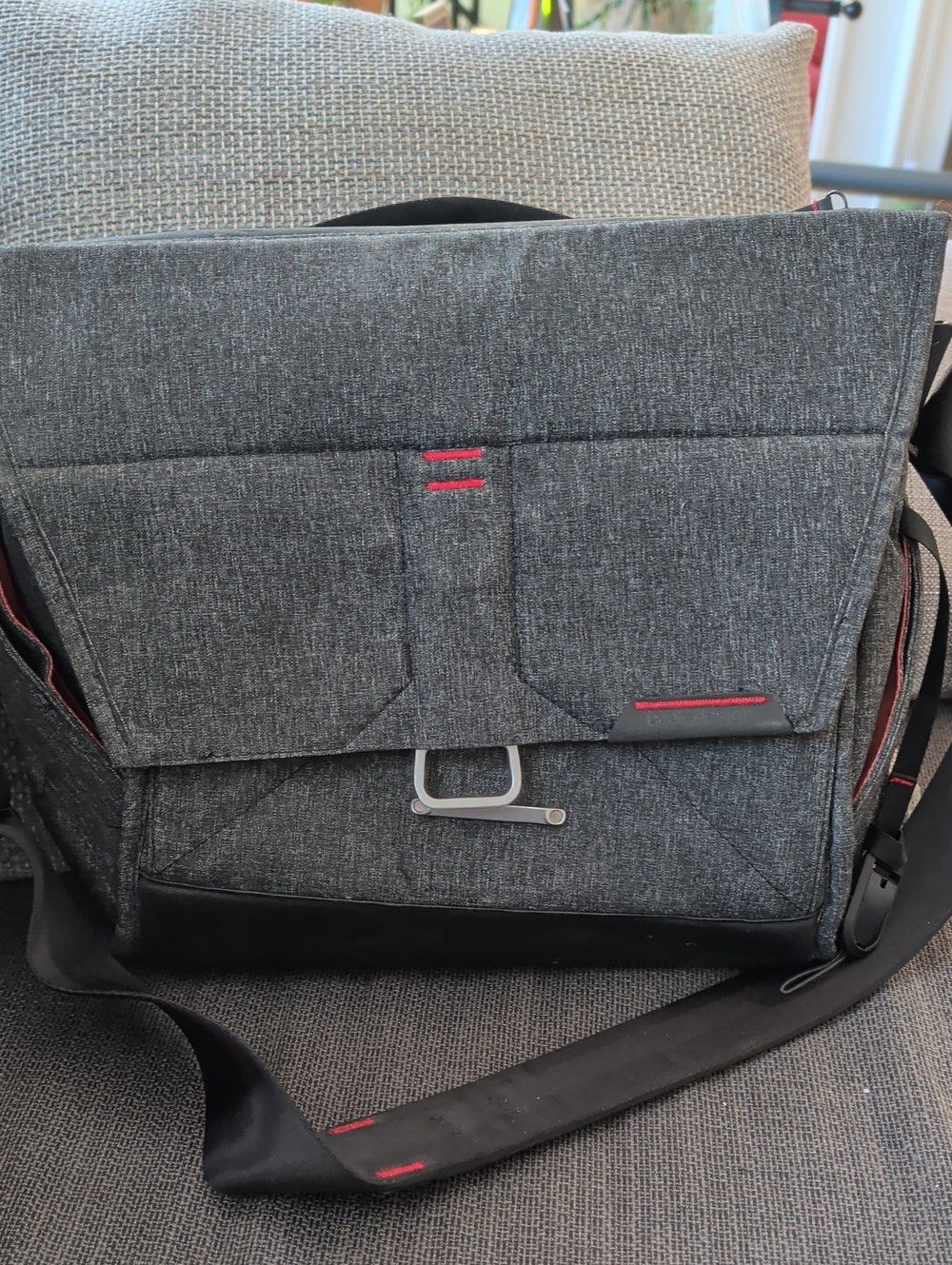 Peak Design 13" Everyday Photography Messenger Bag V1